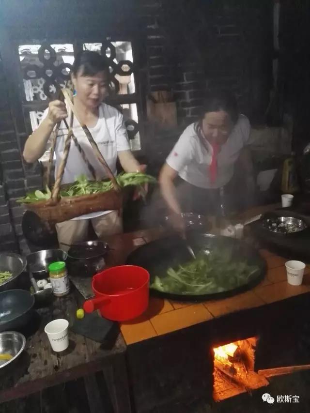 【爱心公益事迹录】广州丘总"怀感恩的心，走自己的路"