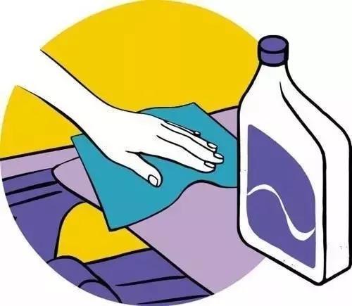 避免硬物清洁吊顶